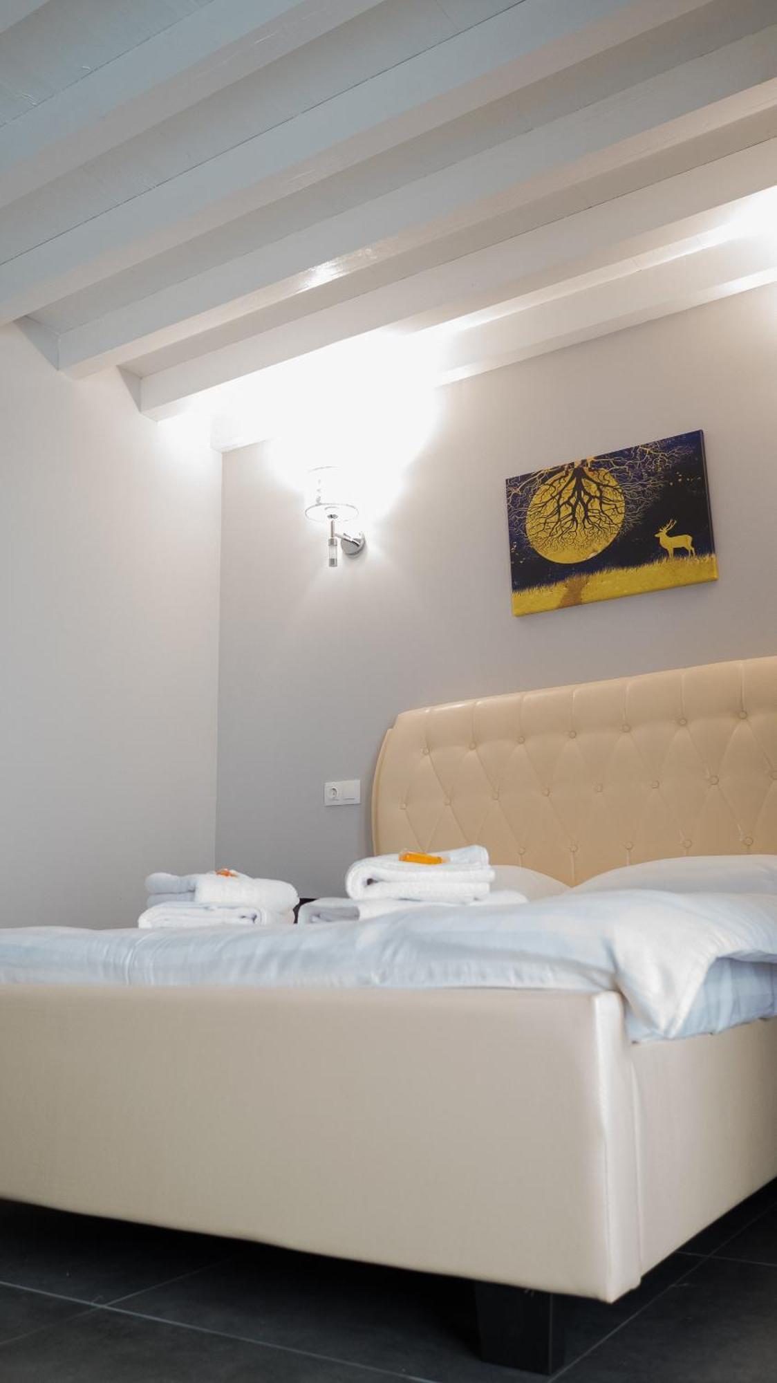 Villa Wild Rooms Jiet Номер фото